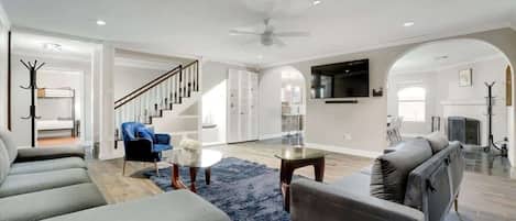 تلفزيون، مدفأة، برامج وأفلام نتفليكس، خدمات بث