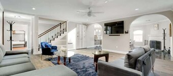 Grand 5BR-2.5B Villa with Pool & Hot Tub