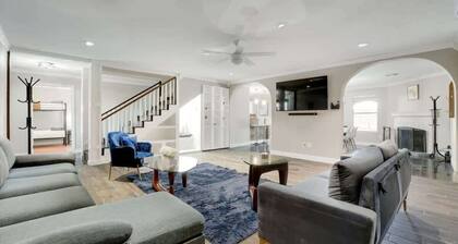 Grand 5BR-2.5B Villa with Pool & Hot Tub