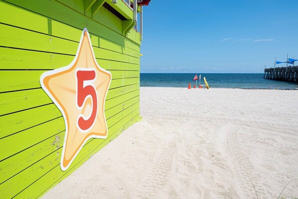 Beach nearby - Paradise Shores #5 | 1 block to beach | 1 gig WiFi (Pompano Beach)