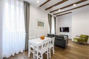 Dining - Fantastic 2-Bedroom Apartment - 1A (Valencia)