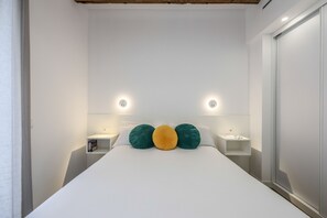 2 bedrooms, in-room safe, iron/ironing board, free WiFi