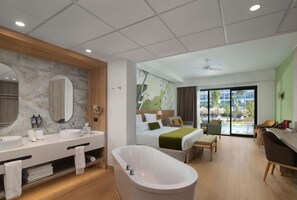 Junior Double Room, Pool Access, Garden View | Bathroom | Free toiletries, hair dryer, bathrobes, slippers - Serenade All Suites - Adults Only Resort (Punta Cana)