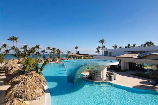 3 Außenpools, Cabañas (gegen Gebühr), Sonnenschirme