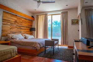 4 Schlafzimmer, Schreibtisch, Reisekinderbett, kostenloses WLAN