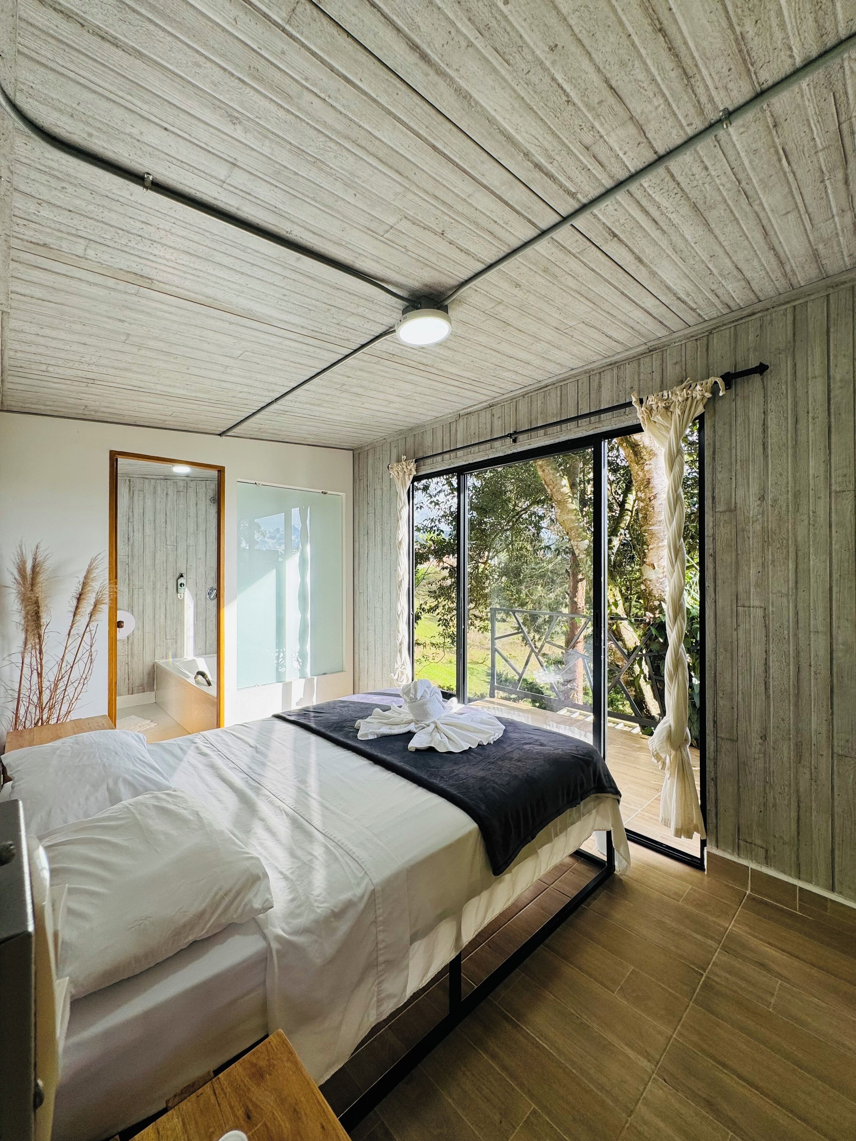 Premium Double Room | Free WiFi