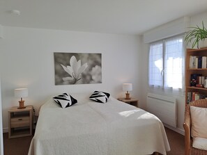 1 bedroom, iron/ironing board