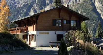 Luxury chalet (approx. 170 sqm) in a dreamlike mountain setting - Valais (GrÀchen/near Zermatt)