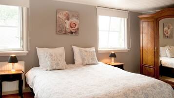 4 Schlafzimmer, Zimmersafe, Bügeleisen/Bügelbrett, Reisekinderbett