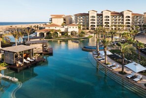 Alberca al aire libre y alberca infinita