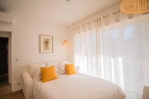 1 bedroom, iron/ironing board, travel cot, free WiFi - 188 Apartments - Buganvília (pool and balcony) (Cascais)
