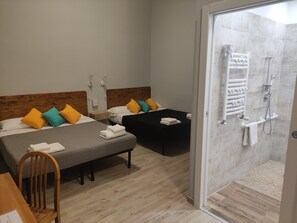 Family Room | Soundproofing, free WiFi, bed sheets - Hotel Big Bang (Rome)