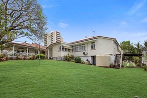 Exterior - West end Charm 5 bed, 3km to CBD (Brisbane)
