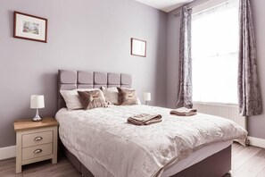 House | 4 bedrooms, iron/ironing board, free WiFi, bed sheets