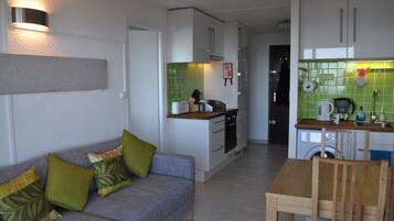 Smart-TV, DVD-Player, Bücher, Videothek