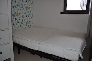 2 chambres, fer et planche à repasser, lit parapluie, Wi-Fi gratuit