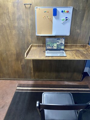 Interior - NEW Tiny Studio Loft in Sem Hghts at River Crest (Tampa)