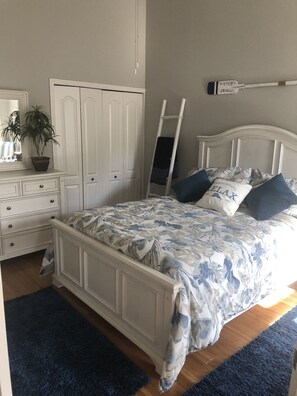 3 Schlafzimmer, Schreibtisch, Bügeleisen/Bügelbrett, kostenloses WLAN