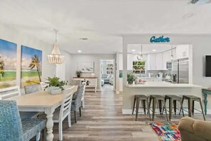 Dining - Gulf Coast Luxury Coastal Decor -4 bedrooms (St. Petersburg)