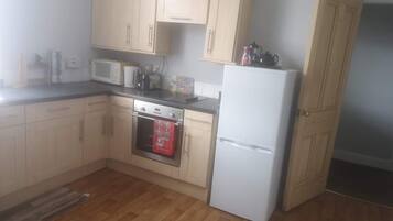 Fridge, microwave, oven, coffee/tea maker