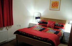 1 chambre, fer et planche à repasser, lit de bébé portatif, Wi-Fi