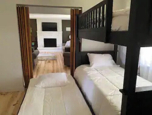 Entire home 4 mi to Montauk - Current River Ranch