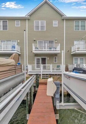 Exterior - Stylish Waterfront 4BR Townhouse+Bayside+PetOK (Ocean City)