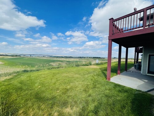 Bayside Townhome on #4 Bayside Golf at Lake McConaughy Reviews, Deals &  Photos 2023 - Expedia