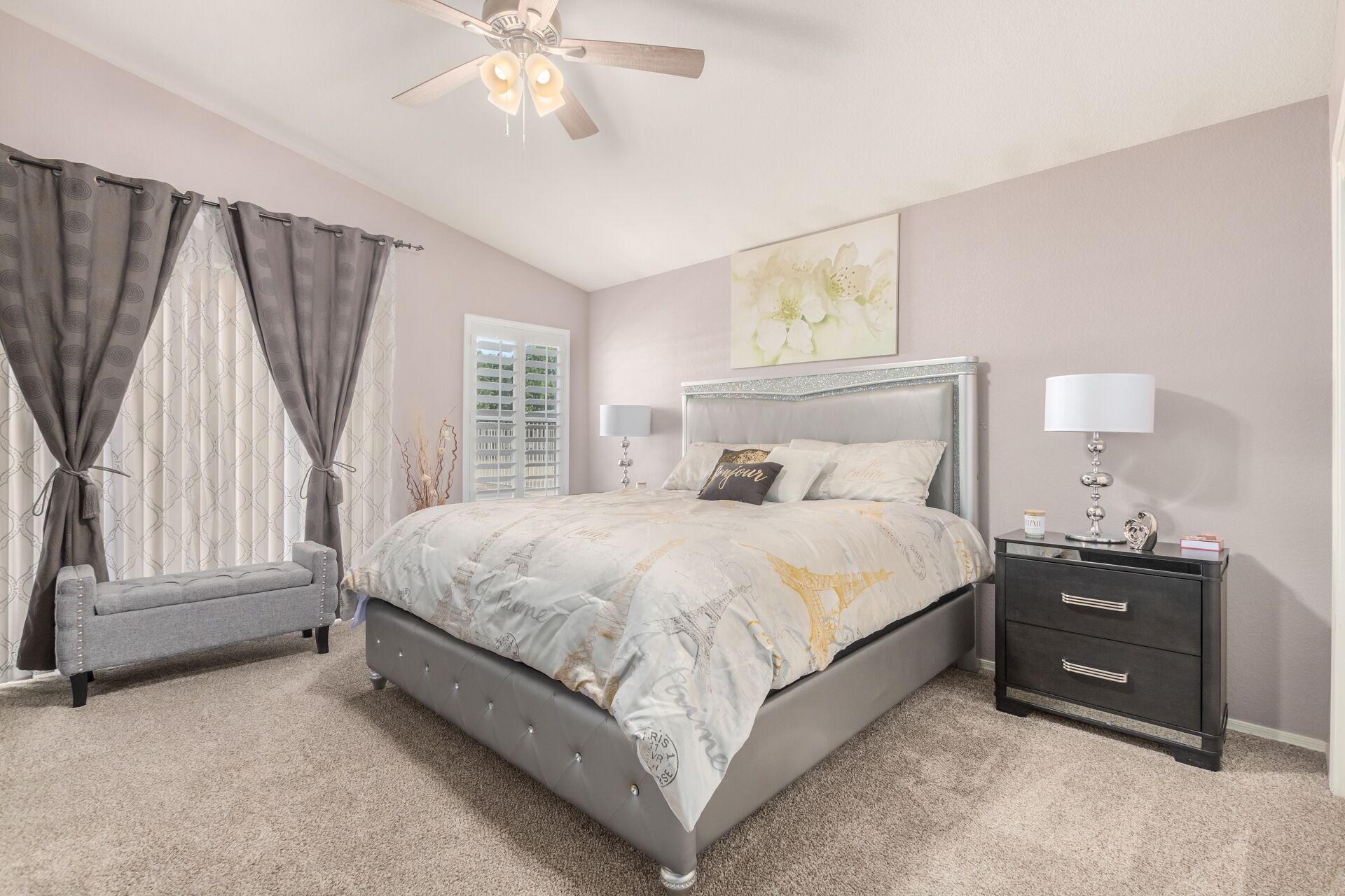 3 habitaciones, escritorio, tabla de planchar con plancha y wifi 