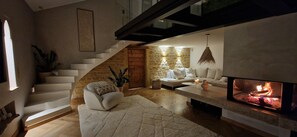 Living area - Exceptional villa with breathtaking views, in the heart of the golden stones! (Charnay)