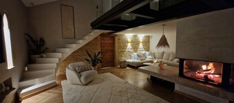 Exceptional villa with breathtaking views, in the heart of the golden stones!