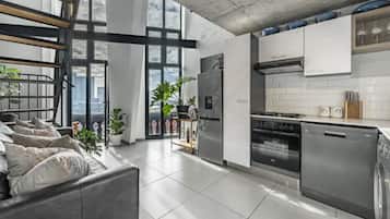 Cookware/dishes/utensils