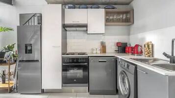 Cookware/dishes/utensils