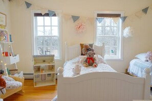 4 chambres, bureau, Wi-Fi, draps fournis