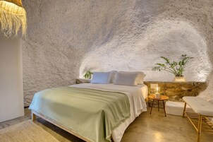 Espacio para trabajar con laptop y wifi gratis 