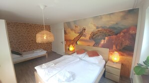 Hypo-allergenic bedding, individually decorated, individually furnished - D&B staycation Ferienpark (Niedenstein)