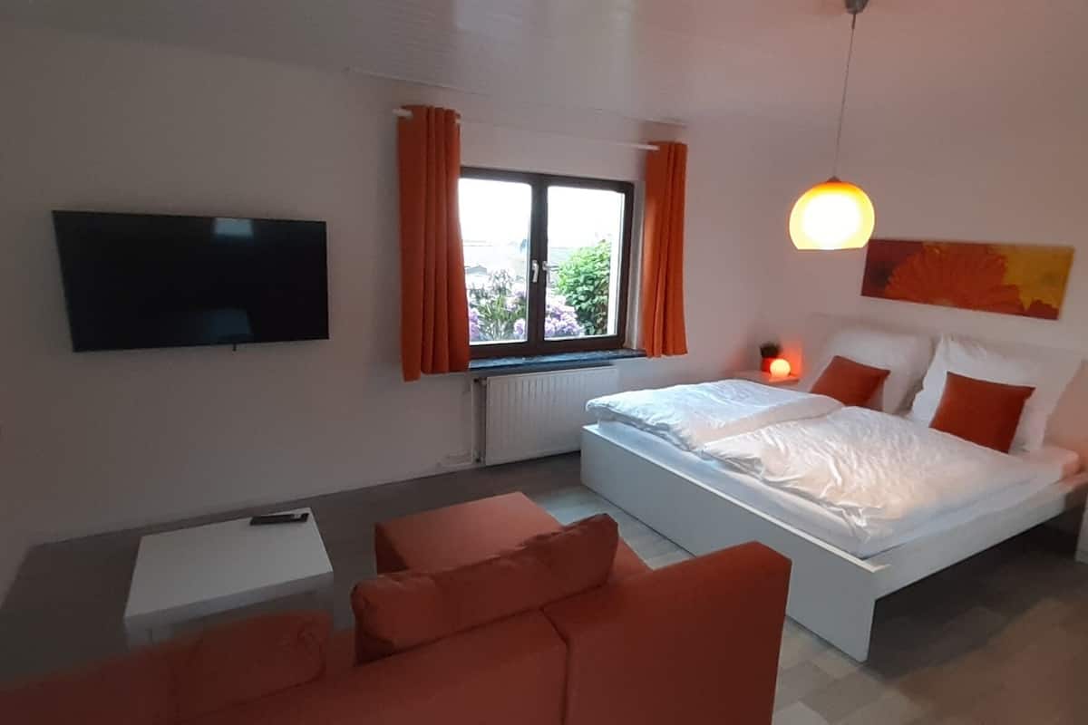1 bedroom, hypo-allergenic bedding, individually decorated