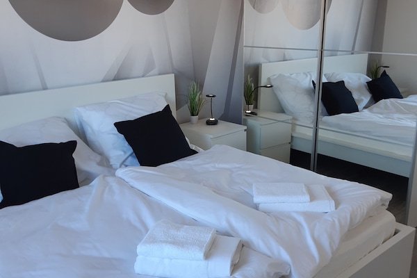 Exclusive House | Hypo-allergenic bedding, individually decorated, individually furnished