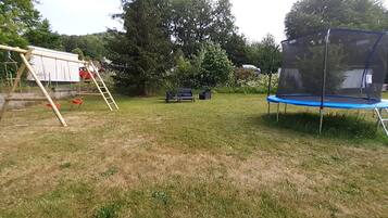 Área de juegos infantiles al aire libre