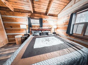4 chambres, fer et planche à repasser, lit de bébé portatif