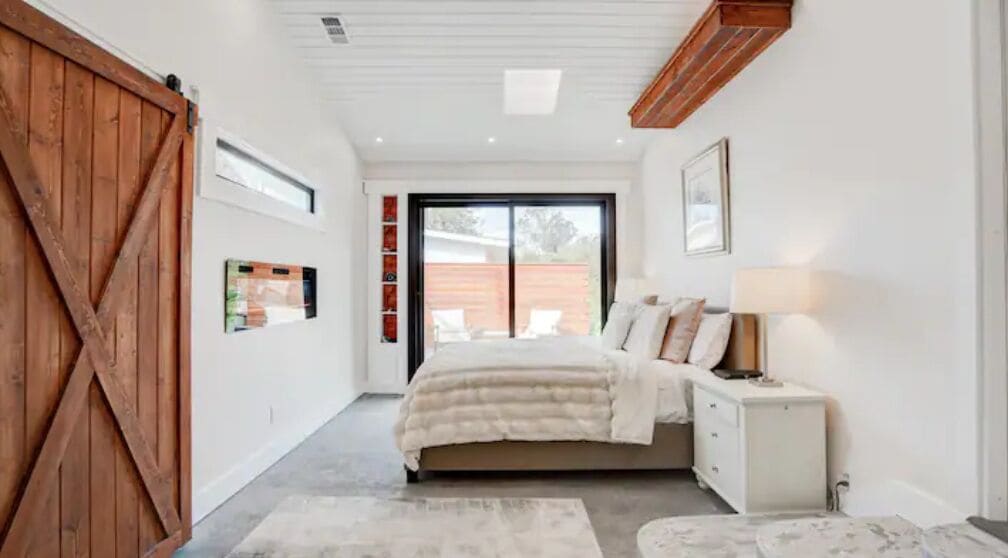 3 bedrooms, desk, iron/ironing board, free WiFi