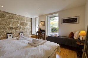 1 bedroom, in-room safe, desk, soundproofing