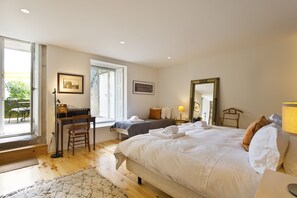 1 chambre, coffres-forts dans les chambres, bureau