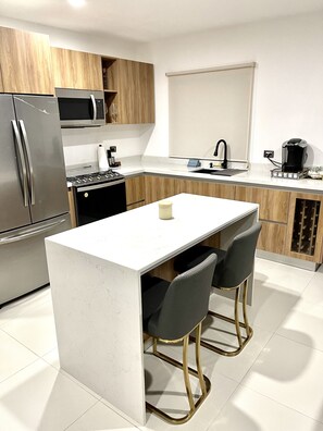 Fridge, microwave, oven, stovetop