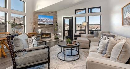 Moose Mgmt at Mayflower Lakeside 301-21: Patio w/ Grill-2 King Beds-Dogs Welcome