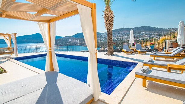 A heated pool - Villa Beatrice (Antalya)