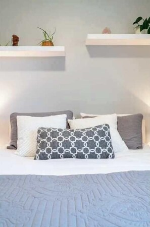1 quarto, escrivaninha, Wi-Fi de cortesia