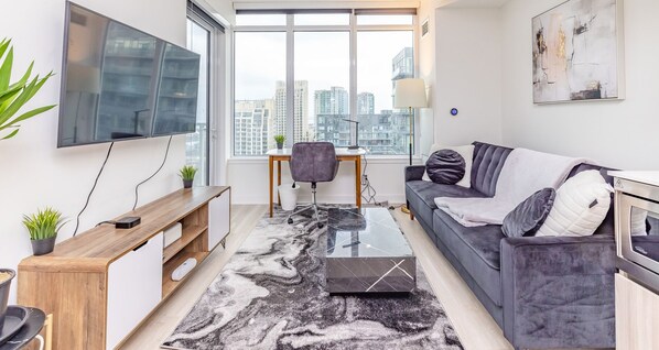 Living area - Saint Suites - Luxury High Rise Lake View/Gym/Wifi (Toronto)
