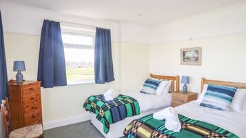 4 bedrooms, individually decorated, individually furnished, free WiFi