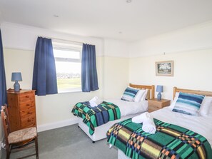 4 dormitoris, decoració individual i mobiliari individual